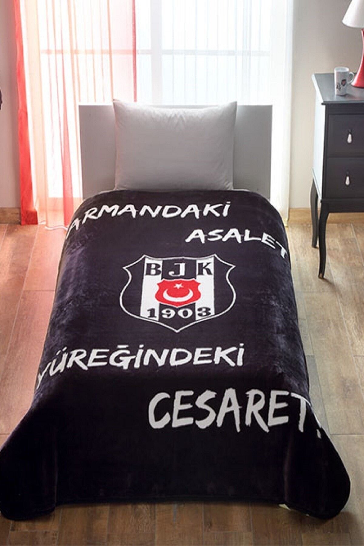 Taç Lisanslı Beşiktaş Logo Tek Kişilik Battaniye