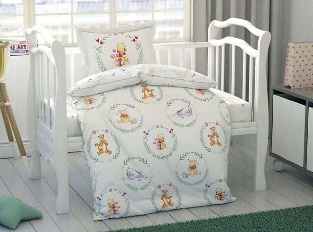 Taç Lisanslı Winnie The Pooh Friends Bebek Nevresim Takımı