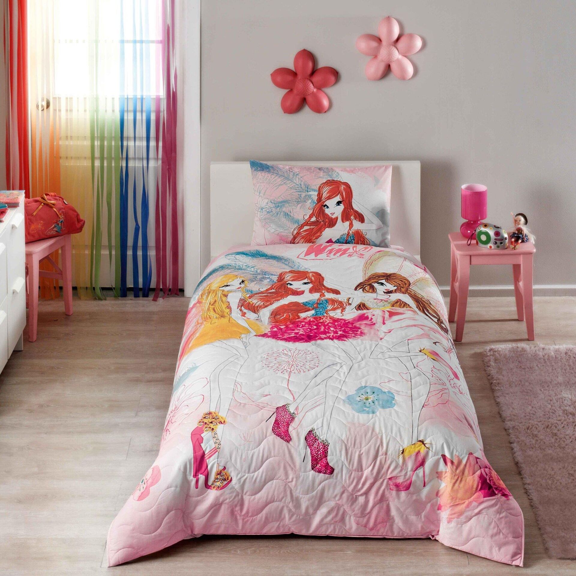 Taç Lisanslı Winx 4 Mevsim Complete Set Tek Kişilik