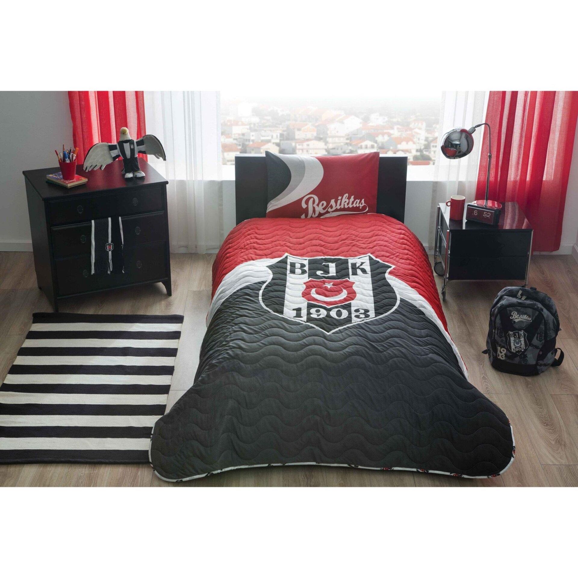 Taç Lisanslı Beşiktaş Logo Yatak Örtüsü Tek Kişilik