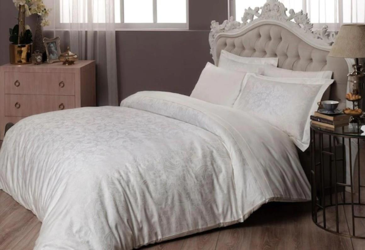 Taç Jakar Saten Brinley Ekru Nevresim Takımı Çift Kişilik