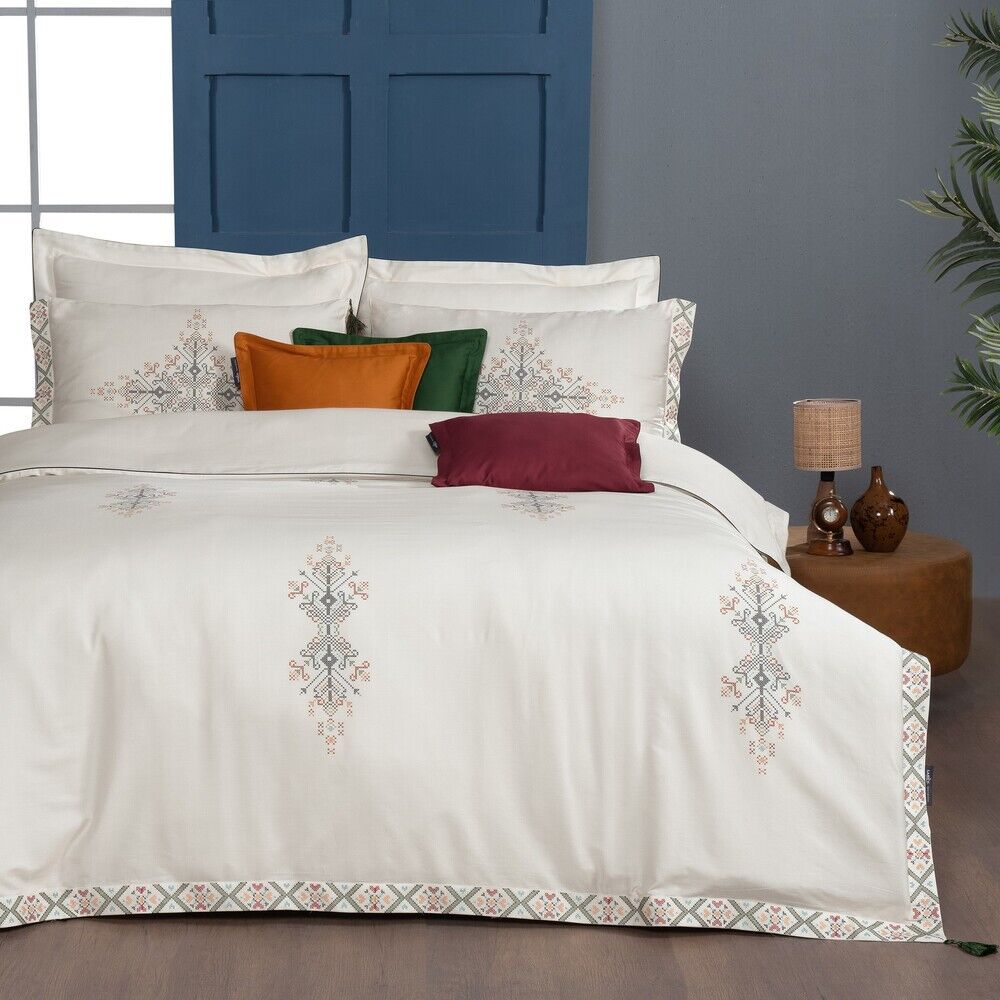 Sarev Umay V1 Bej Saten Nevresim Takımı Çift Kişilik