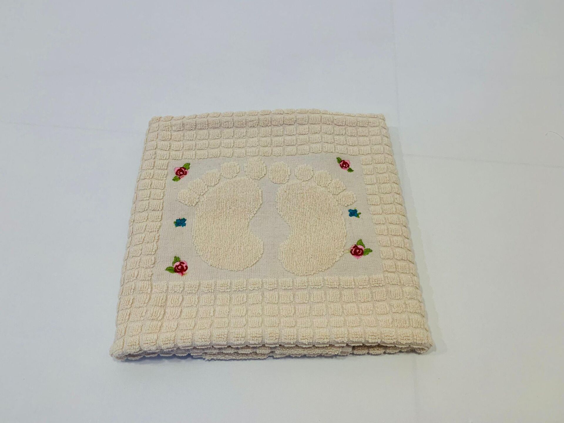 Nakışlı Ayak Havlusu Krem